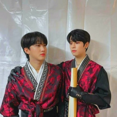 piece- seungmin and changbin (stray kids)