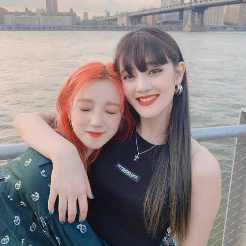 (G)I - DLE Minnie & Yuqi Scared To Be Lonely