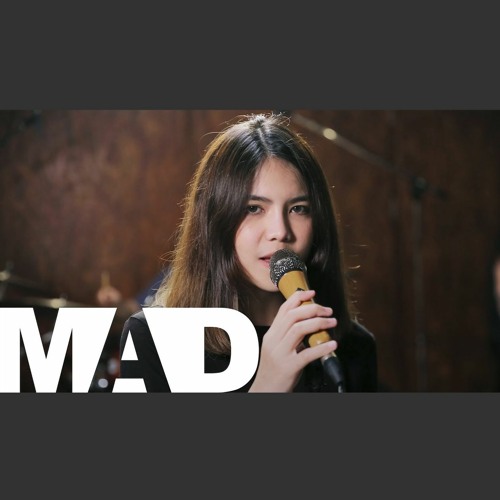MAD กอด - Clash (Cover) Beam Monthicha​