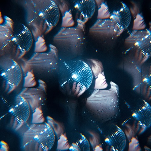 Kanye West - Flashing Lights Ft. Dwele (Reverb Edit)