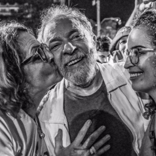 Ex-presidente Lula inicia no Espírito Santo a terceira etapa da Caravana Lula pelo Brasil