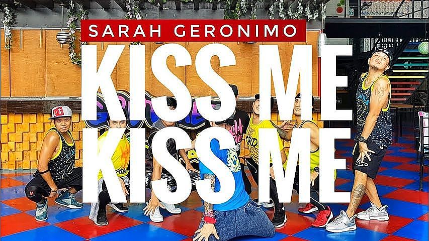 KISS ME KISS ME - Sarah